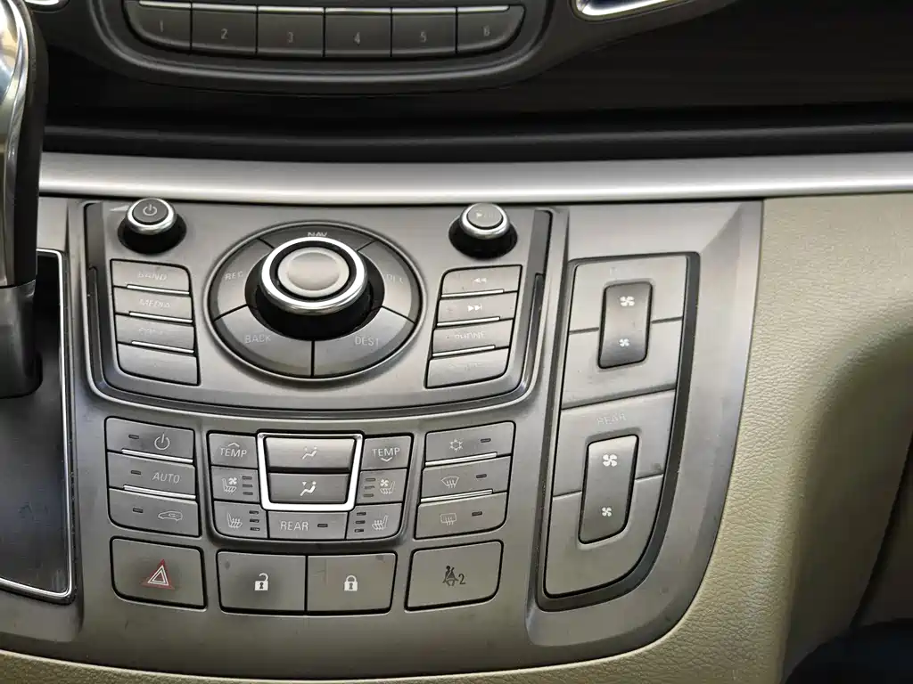 Buick GL8 2013 — фото 17