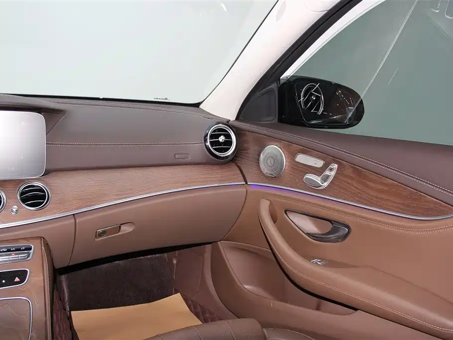 Mercedes-Benz E-Class 2022 — фото 34