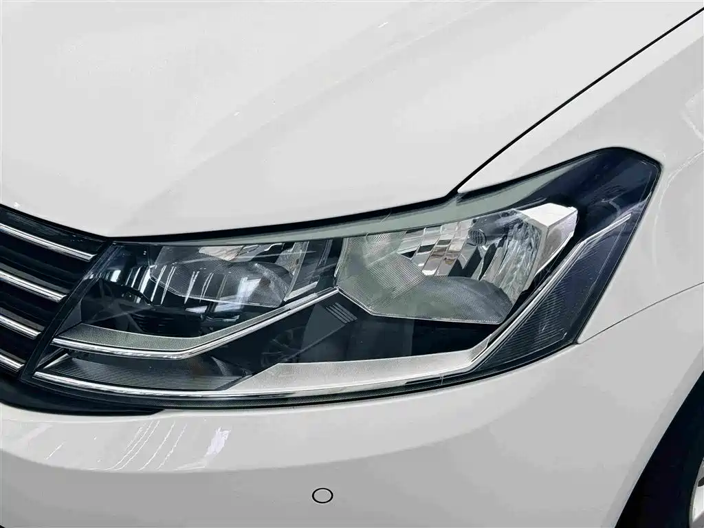Volkswagen Lavida 2016 — фото 11