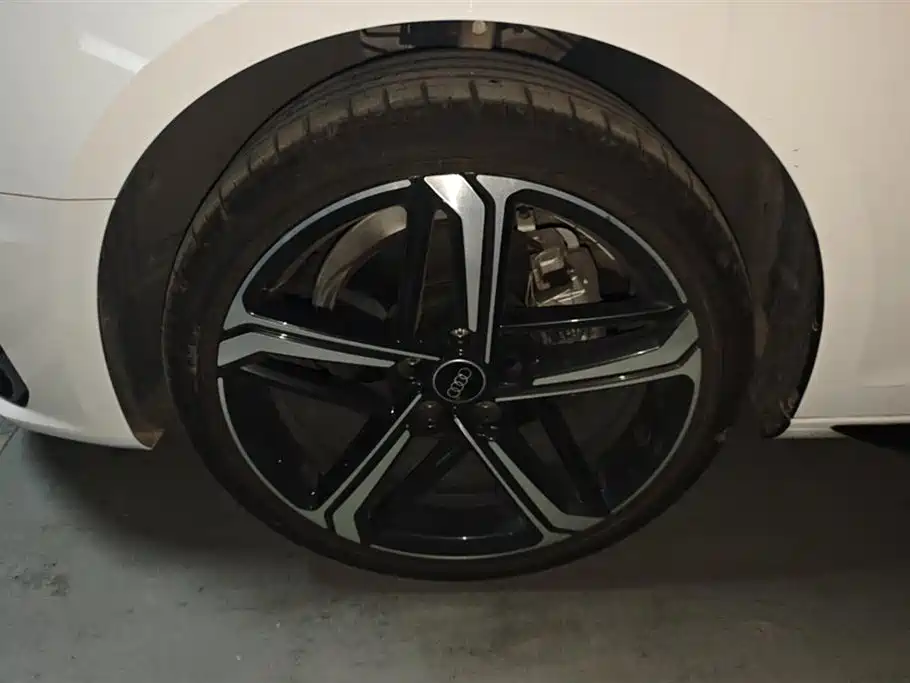 Audi A4L 2025