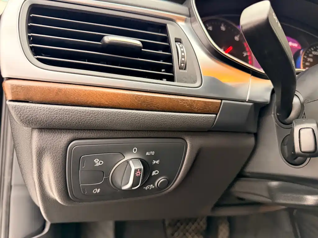 Mercedes-Benz V-Class 2019 — фото 8
