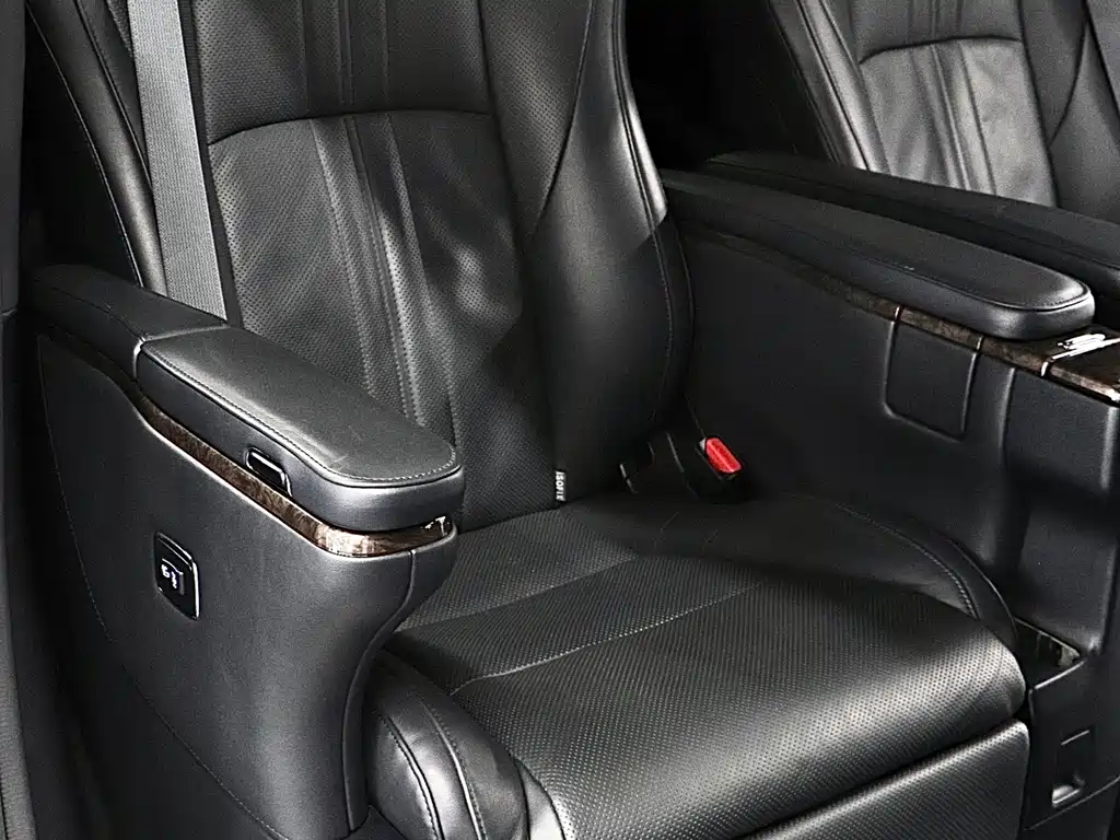 Toyota Vellfire 2020 — фото 18
