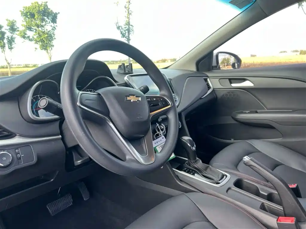 Chevrolet Cavalier 2018 — фото 12