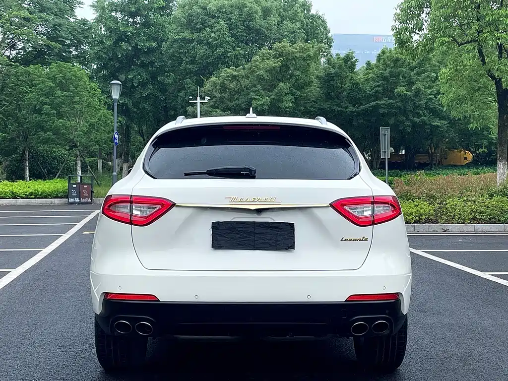Maserati Levante 2017 — фото 17