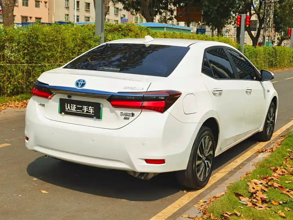 Toyota Corolla Hybrid 2022 — фото 7