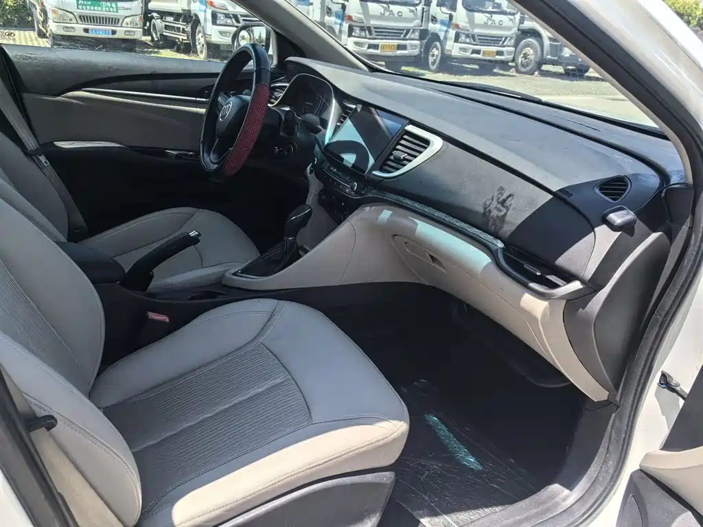 Buick Excelle 2017 — фото 13