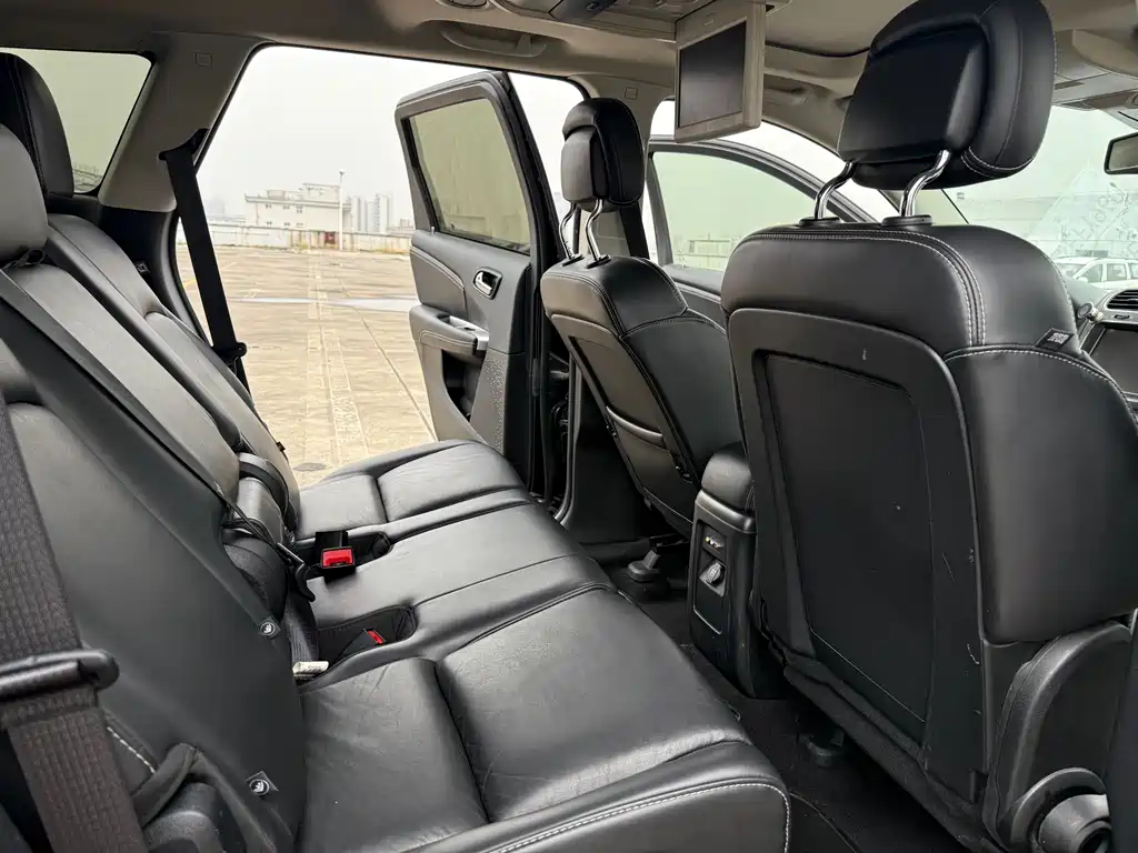 Dodge Journey 2015 — фото 10