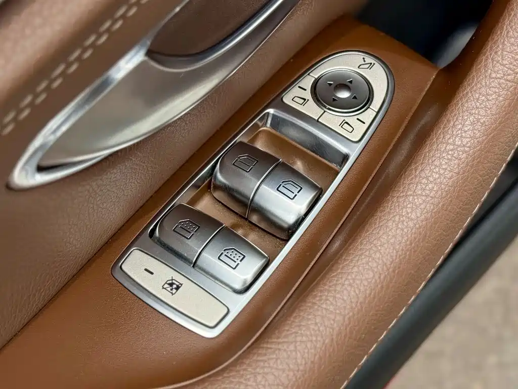 Mercedes-Benz E-Class 2018 — фото 36
