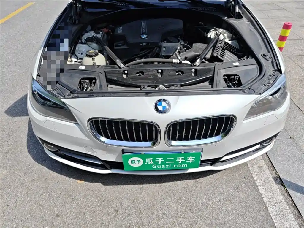 BMW 5 Series 2017 — фото 11