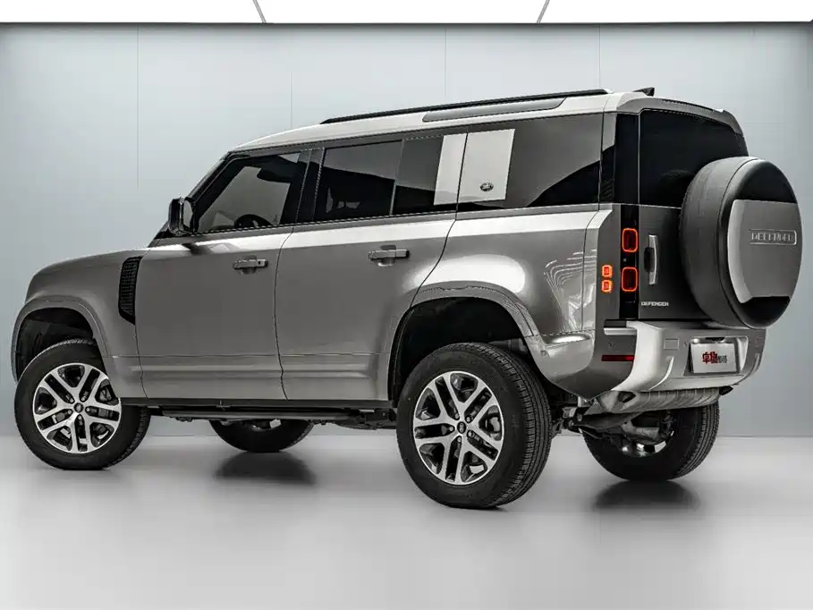 Land Rover Defender 2024 — фото 5