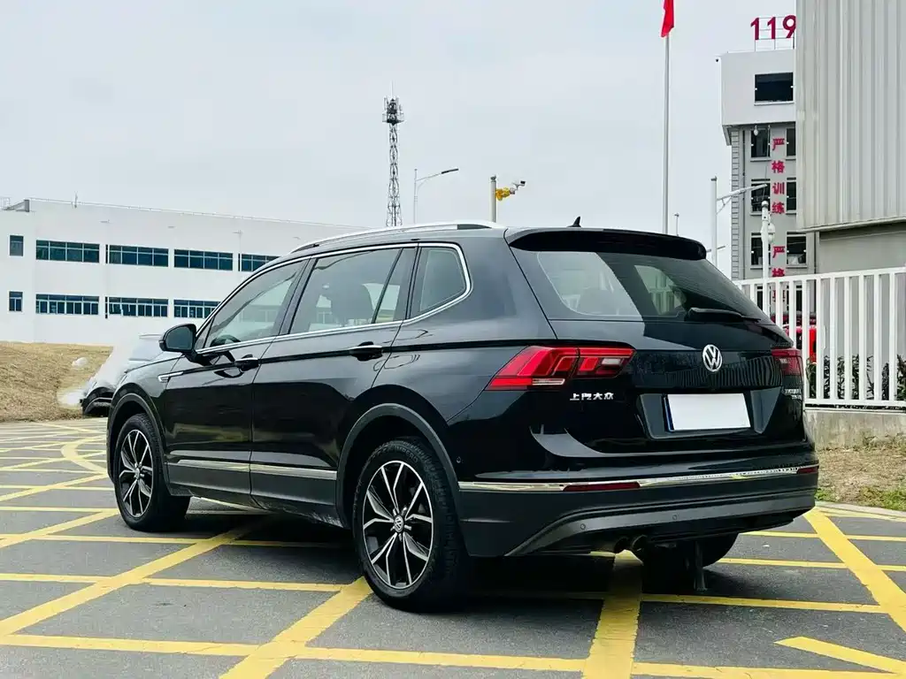 Volkswagen Tiguan L 2019 — фото 13