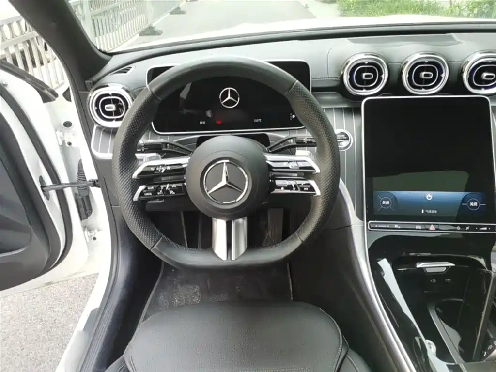 Mercedes-Benz C-Class 2024 — фото 17