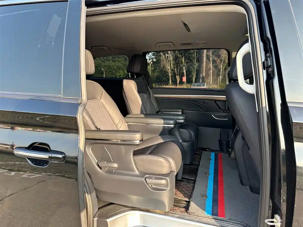 GAC Motor Trumpchi M8 2022 — фото 19