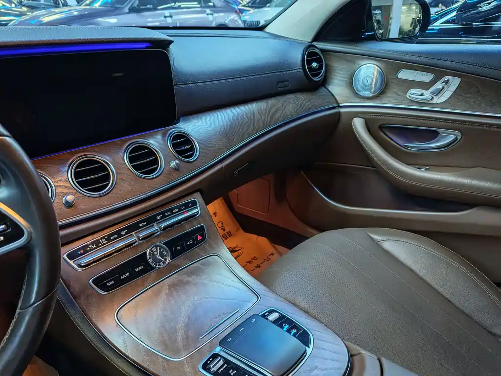 Mercedes-Benz E-Class 2019 — фото 8