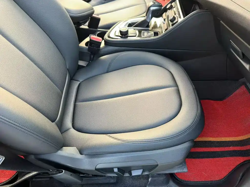 BMW 2 Series Active Tourer 2018 — фото 12