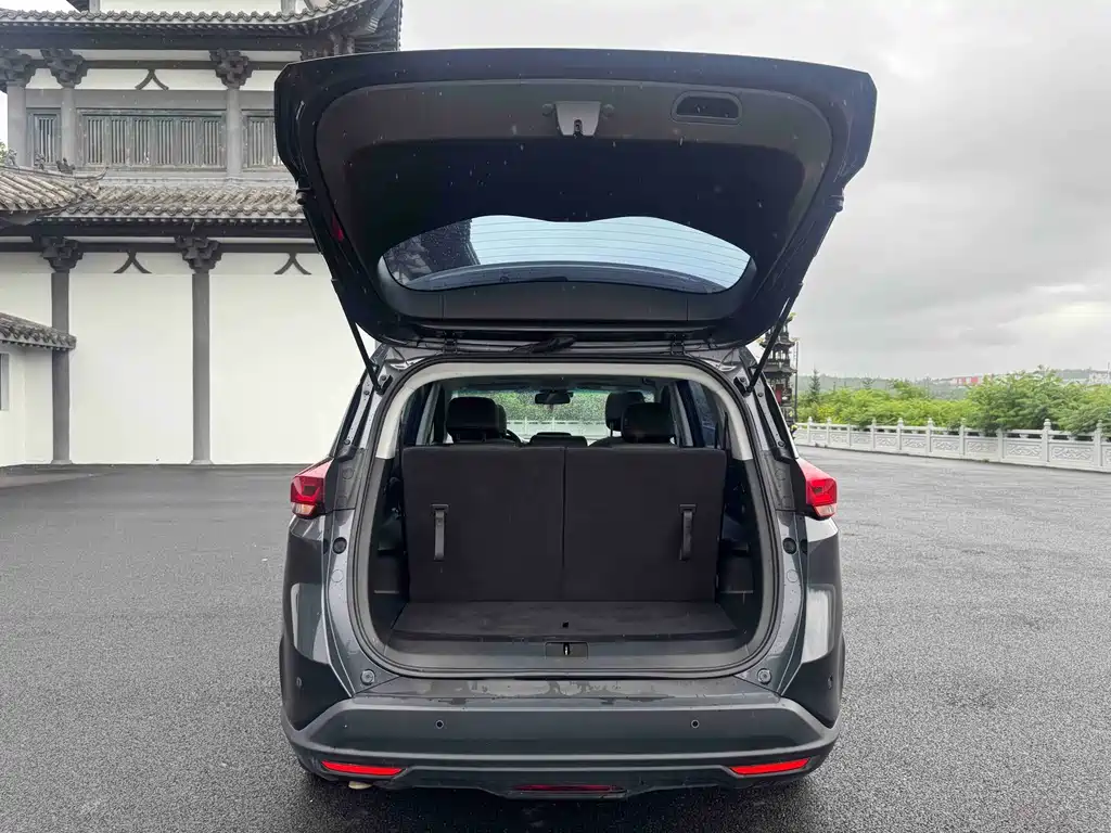 Chevrolet Orlando 2023 — фото 22