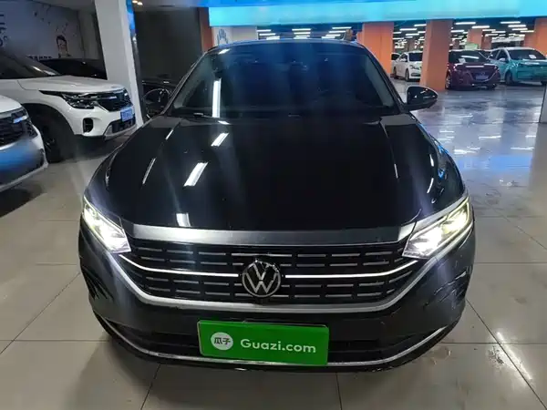 Volkswagen Passat 2023