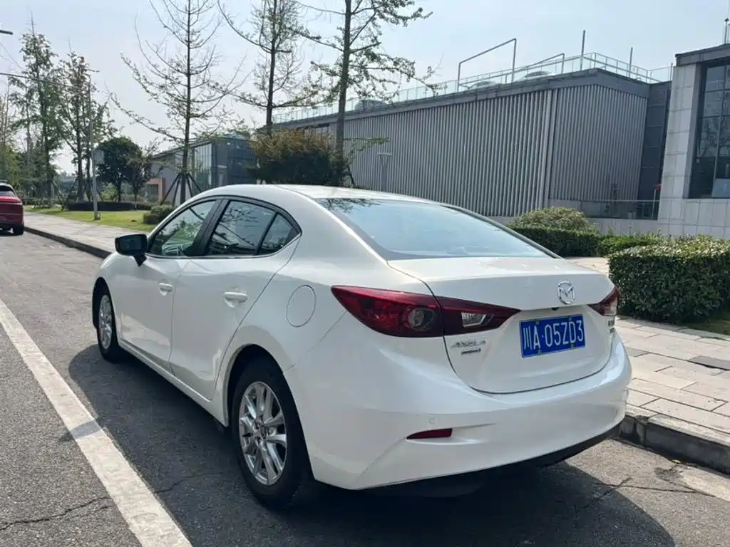 Mazda 3 Axela 2016