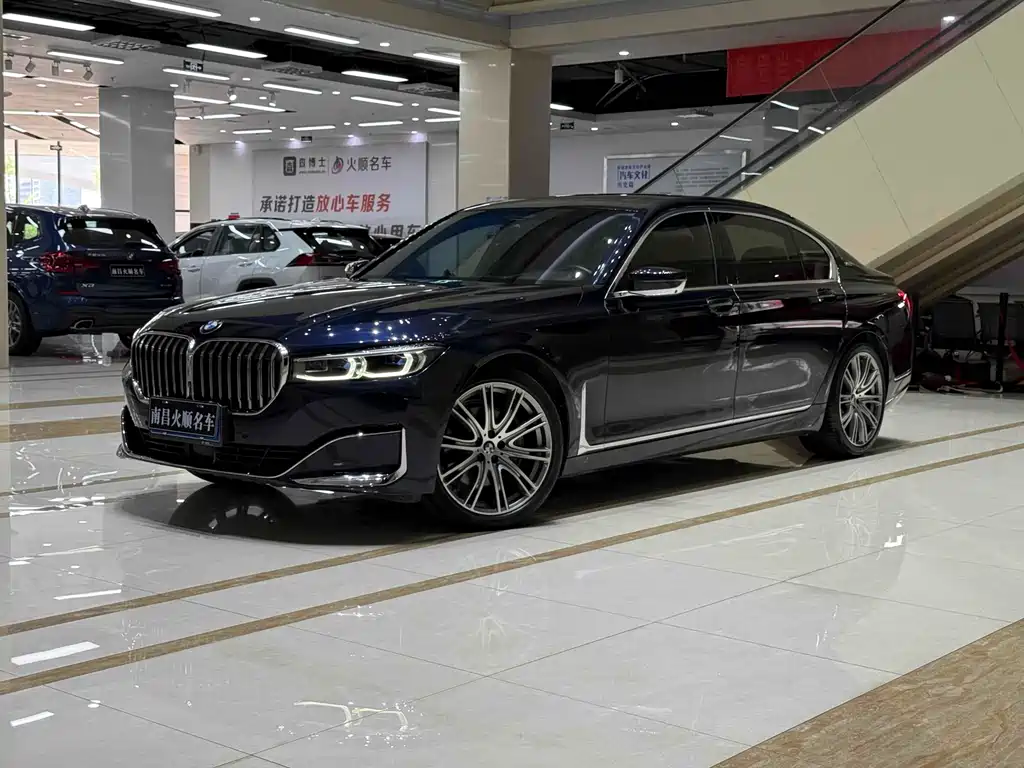 BMW 7 Series 2020 — фото 1