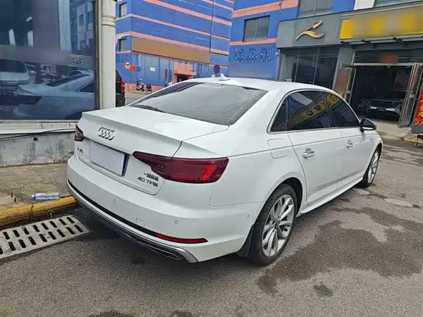 Audi A4L 2019