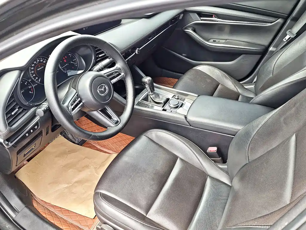 Mazda 3 Axela 2022