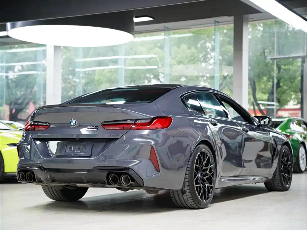 BMW M8 2021