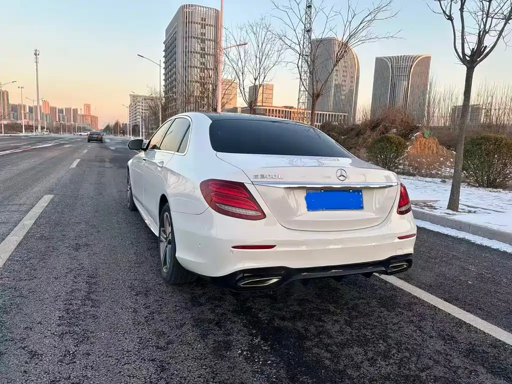 Mercedes-Benz E-Class 2018 — фото 9
