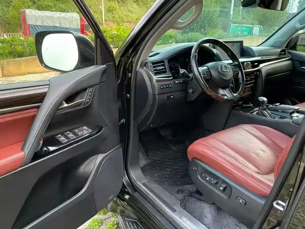 Lexus LX 2016