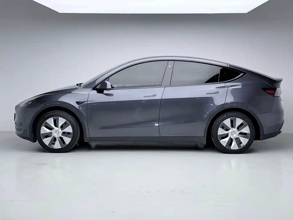 Tesla Model Y 2023 — фото 13