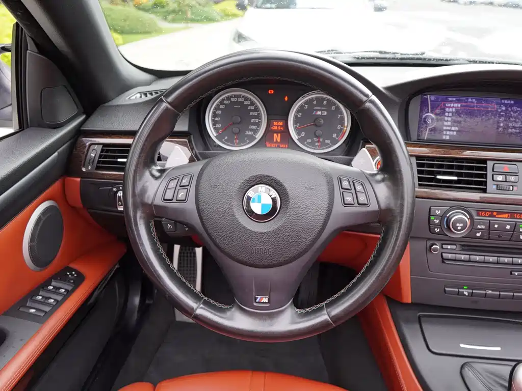 BMW M3 2011 — фото 10