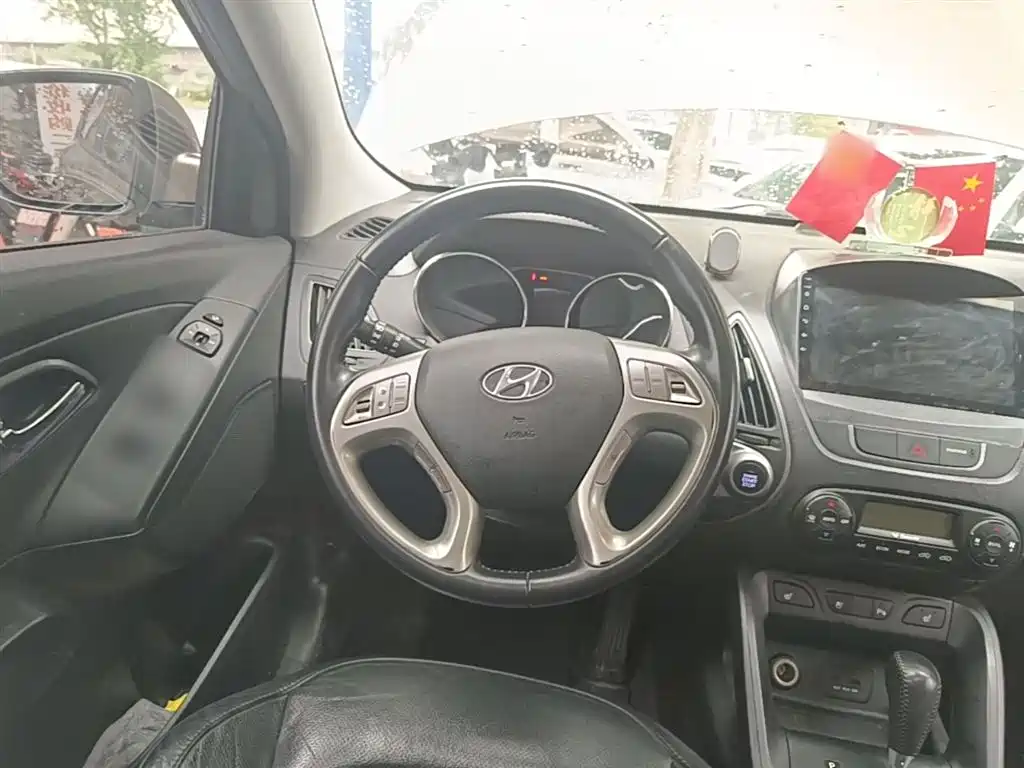 Hyundai ix35 2014 — фото 11