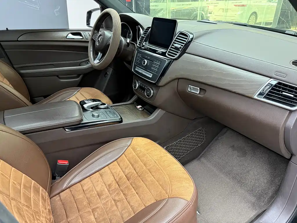 Mercedes-Benz GLE 2017 — фото 15