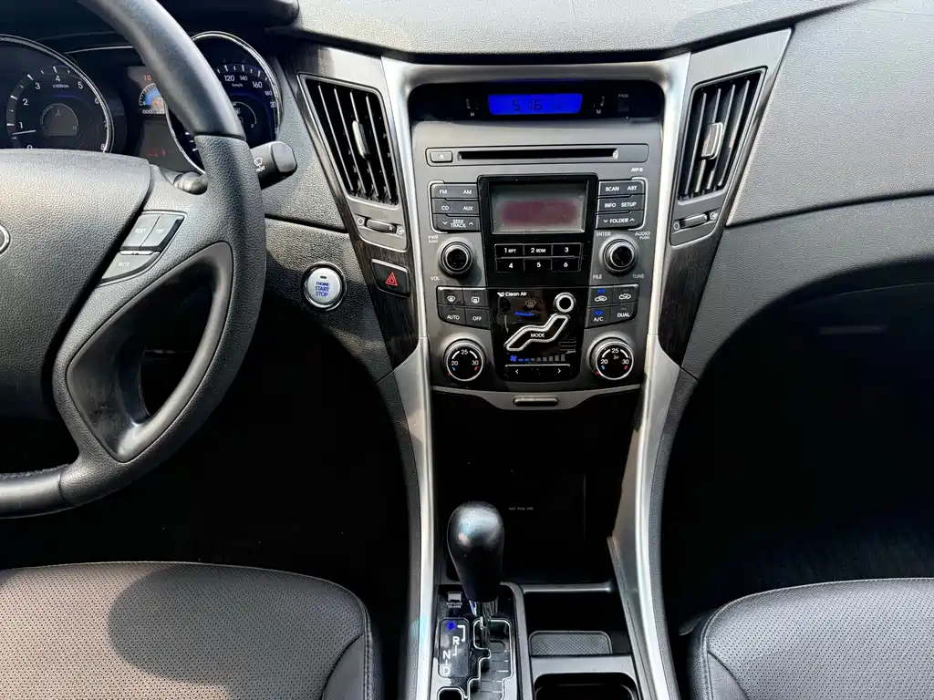 Hyundai Sonata 2012 — фото 11