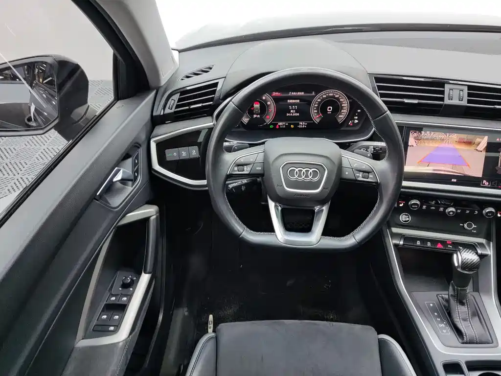 Audi Q3 2023 — фото 15