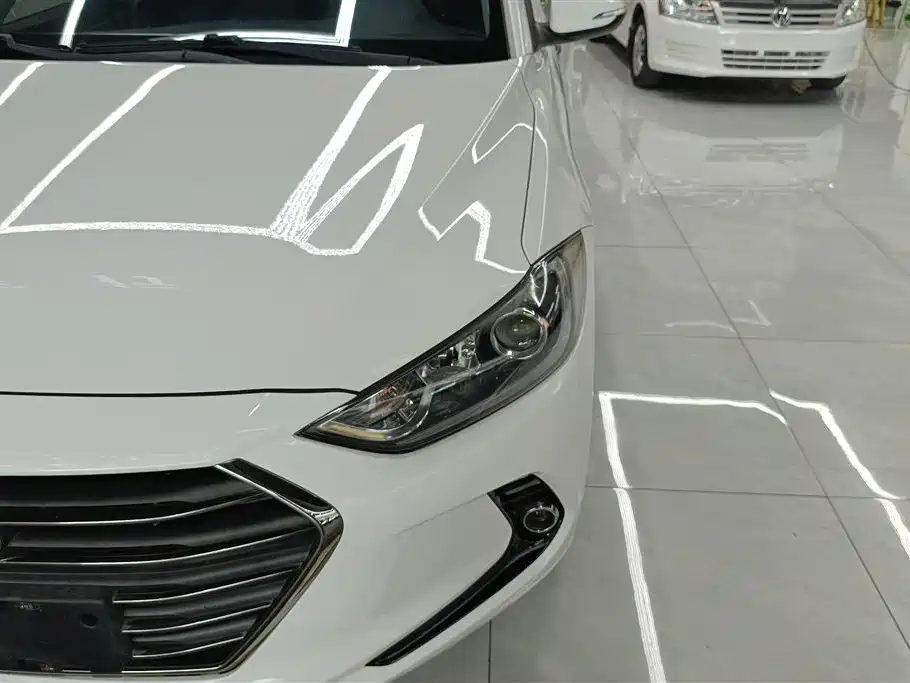 Hyundai Elantra 2018 — фото 5