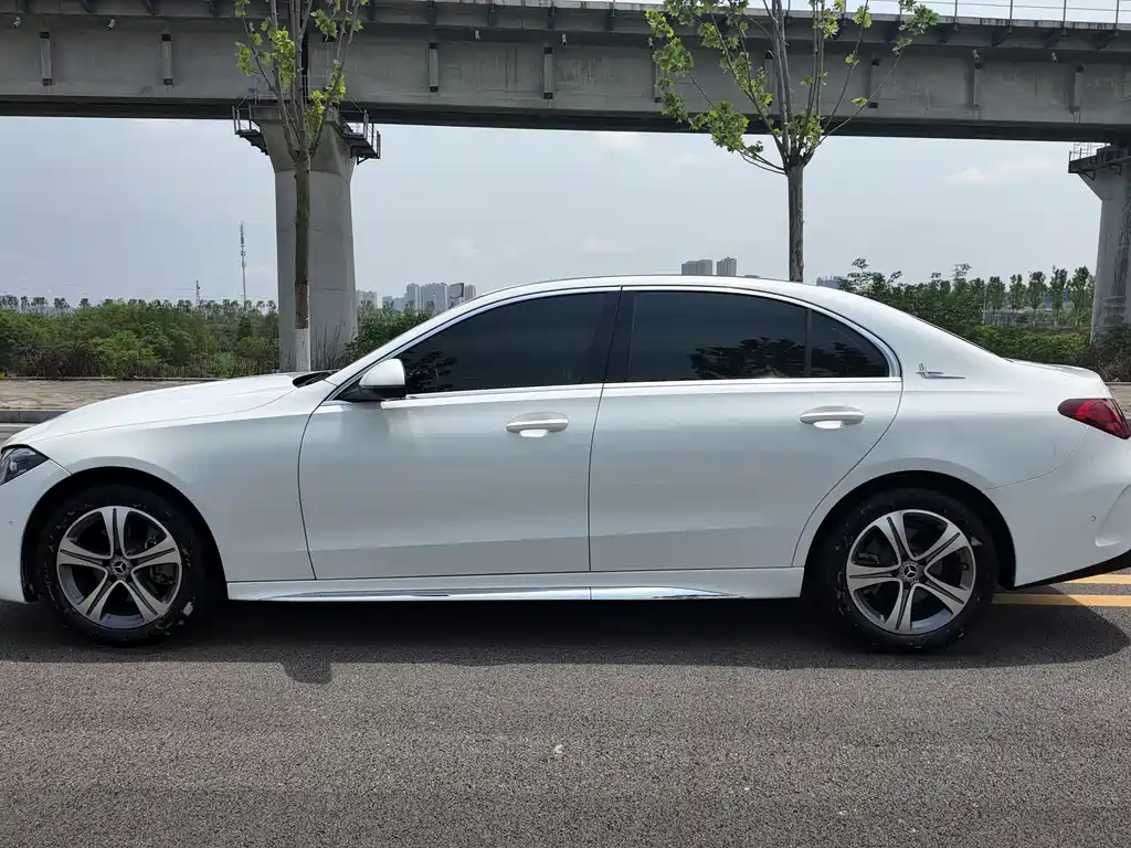 Mercedes-Benz C-Class 2022 — фото 3