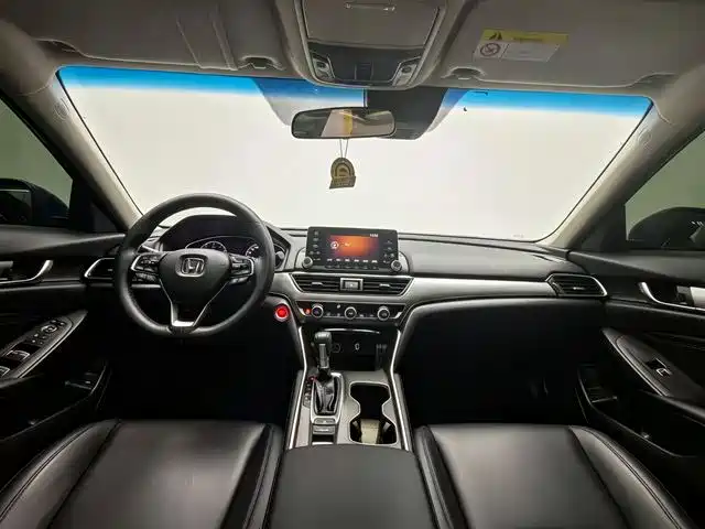 Honda Accord 2019 — фото 12