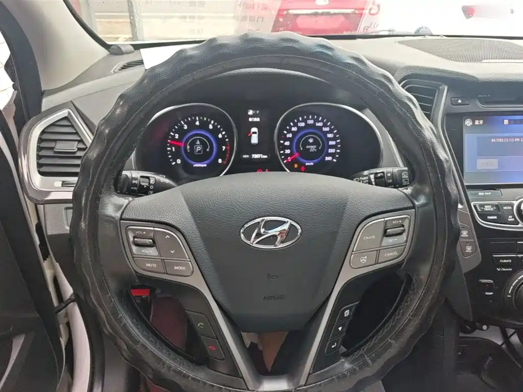 Hyundai Santa Fe 2015 — фото 11