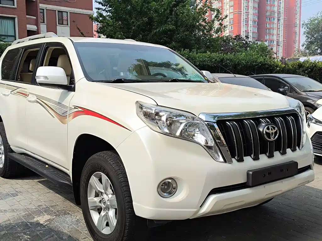 Toyota Prado 2017 — фото 2