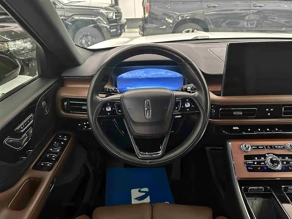Lincoln Aviator 2022 — фото 14