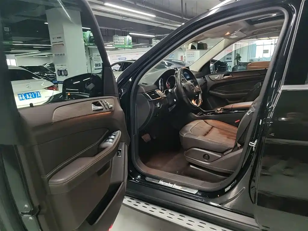 Mercedes-Benz GLE 2018 — фото 16