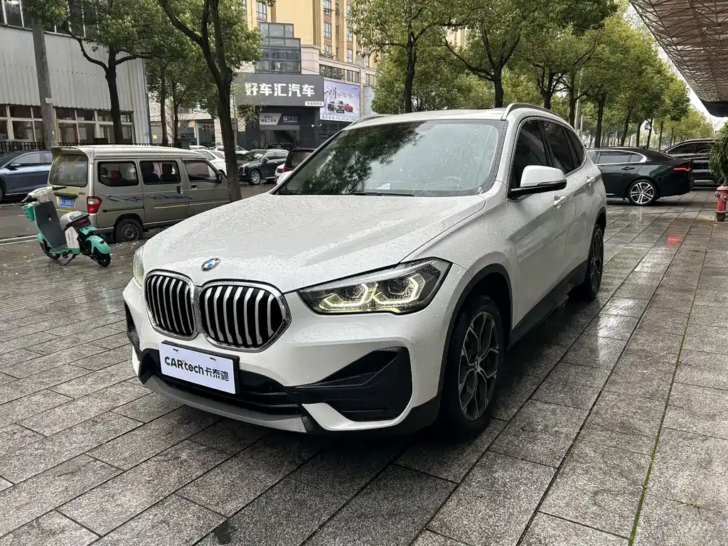 BMW X1 2022 — фото 1