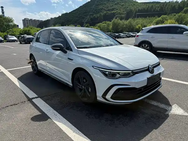 Volkswagen Golf 2023