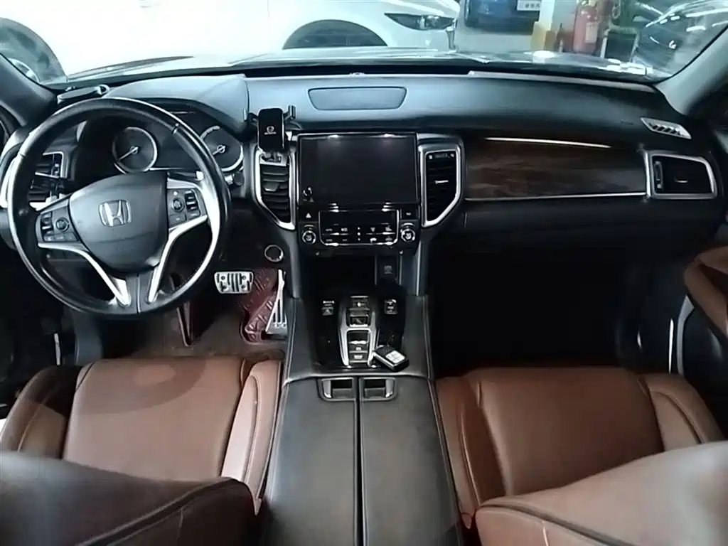 Honda UR-V 2018 — фото 10