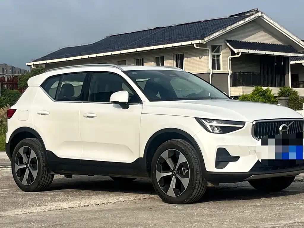 Volvo XC40 2024 — фото 3