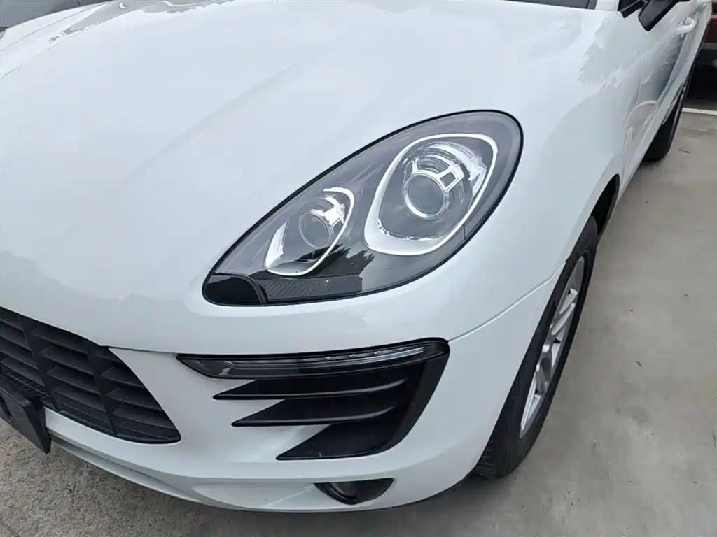 Porsche Macan 2018 — фото 24