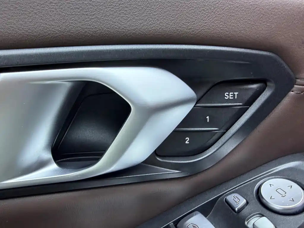 BMW 3 Series 2023 — фото 10