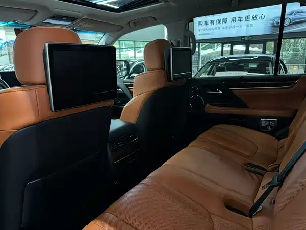 Lexus LX 2016