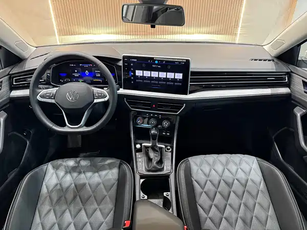 Volkswagen Sagitar 2024