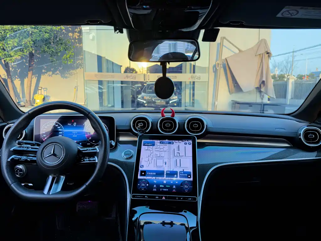 Mercedes-Benz C-Class 2023 — фото 18